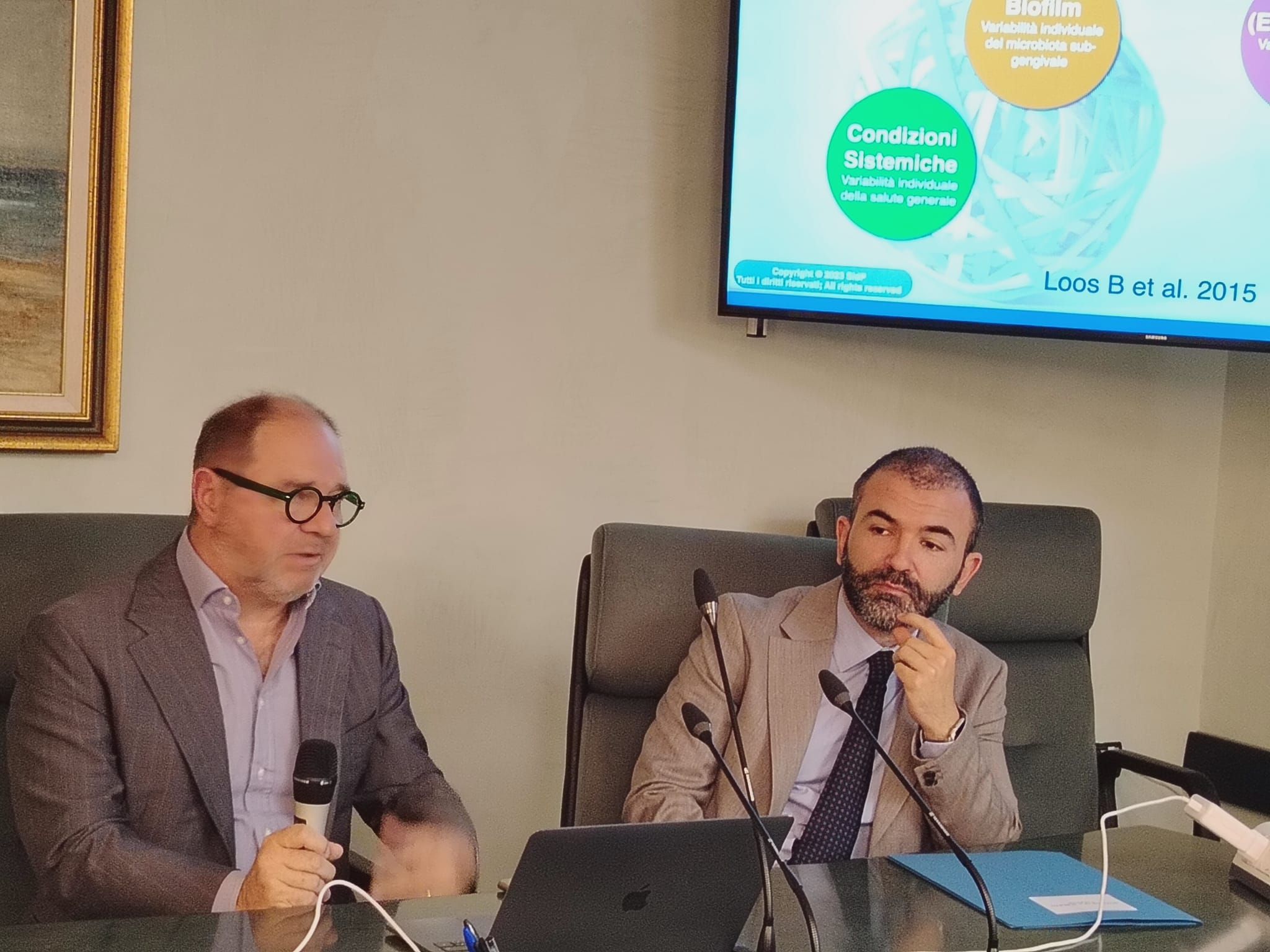 ECM: "GENGIVE SANE PER SALVARE IL SORRISO DALLA PARODONTITE"